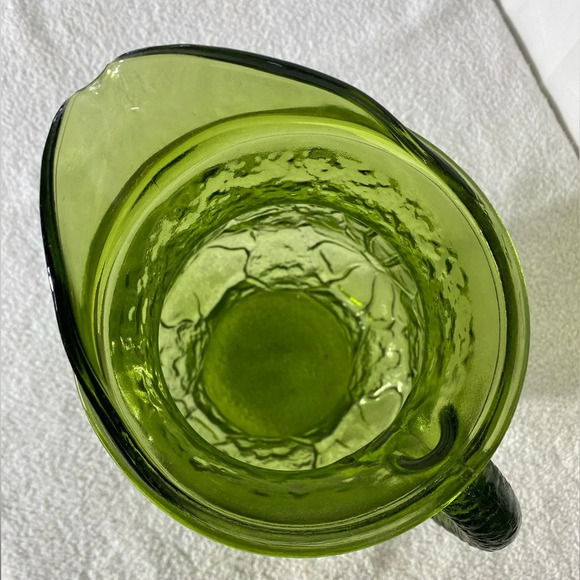 Vintage Anchor Hocking Avocado Green Textured Rain Flower Glass Pitcher - Picture 9 of 12